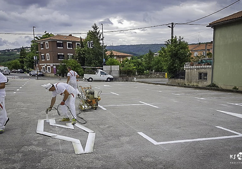 Parkirišče pri balinišču