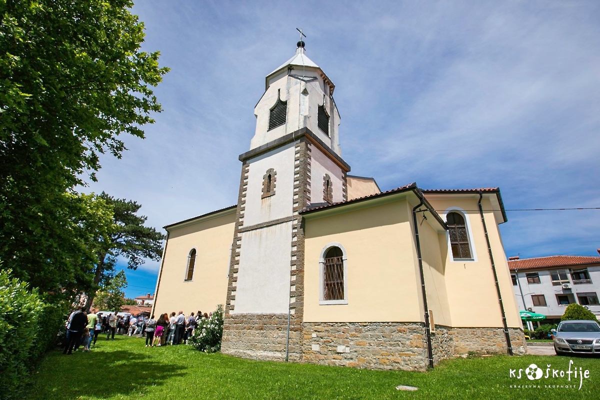 60 let župnije Škofije