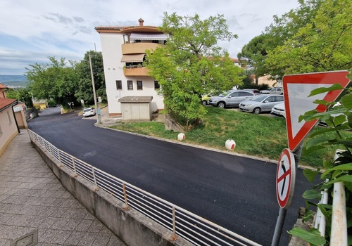 Asfaltiranje ceste pod pošto 1.7.2024
